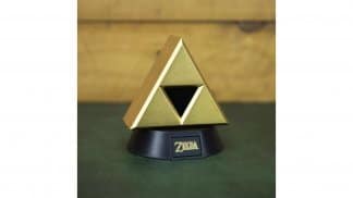 מנורה זהובה מטאלית בעיצוב Triforce.