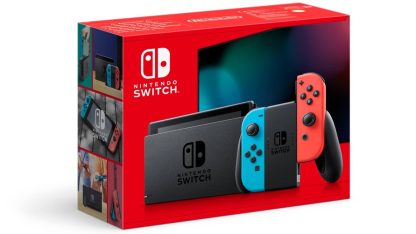 Nintendo Switch עם ג'וי-קון כחול ואדום