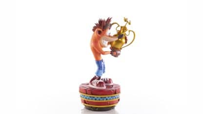 ⁦פסל אספנות - Crash Team Racing™ Nitro-Fueled – Crash (Winner)⁩ – תמונה ⁦4⁩
