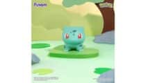 פסלון פוקימון קטן אקראי בתוך Poké Ball