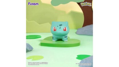 פסלון פוקימון קטן אקראי בתוך Poké Ball