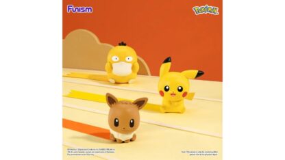 פסלון פוקימון קטן אקראי בתוך Poké Ball